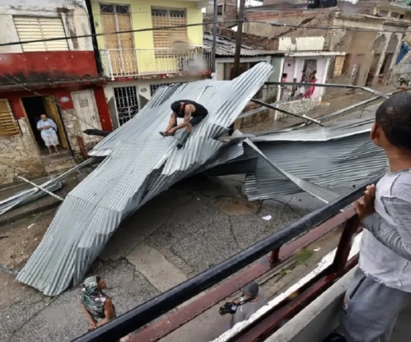 Huracán Melissa deja severos daños a su paso por el oriente de Cuba (Foto: EFE)