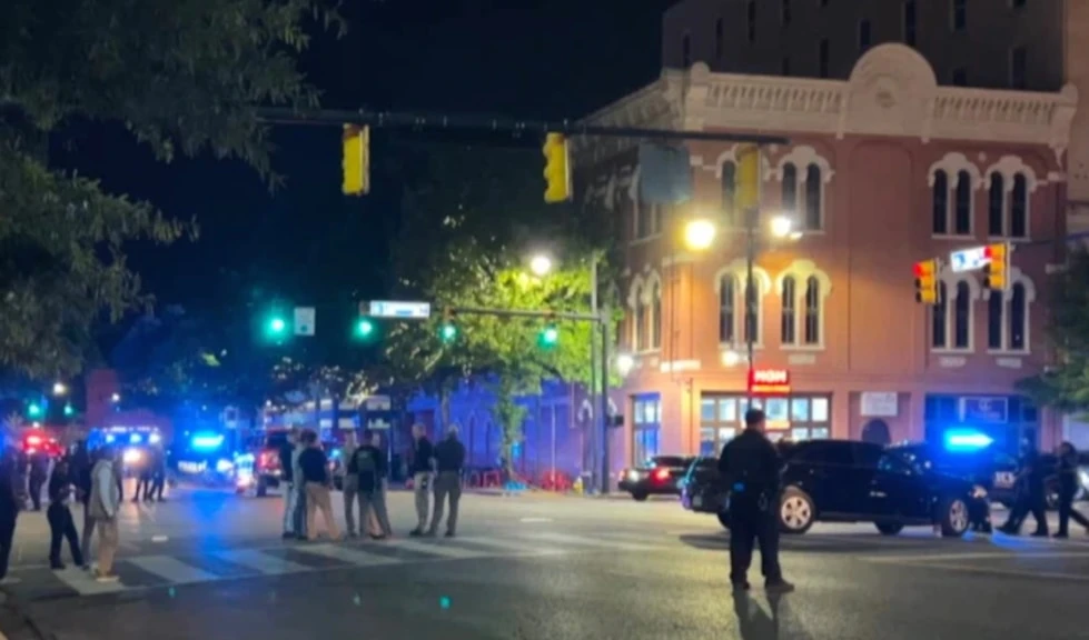Tiroteo en Aalabama, EE. UU., deja dos muertos y 12 heridos Tiroteo en Aalabama, EE. UU., deja dos muertos y 12 heridos