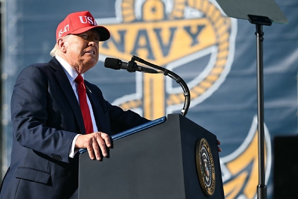 Trump amenaza con despedir a miles de empleados federales.
