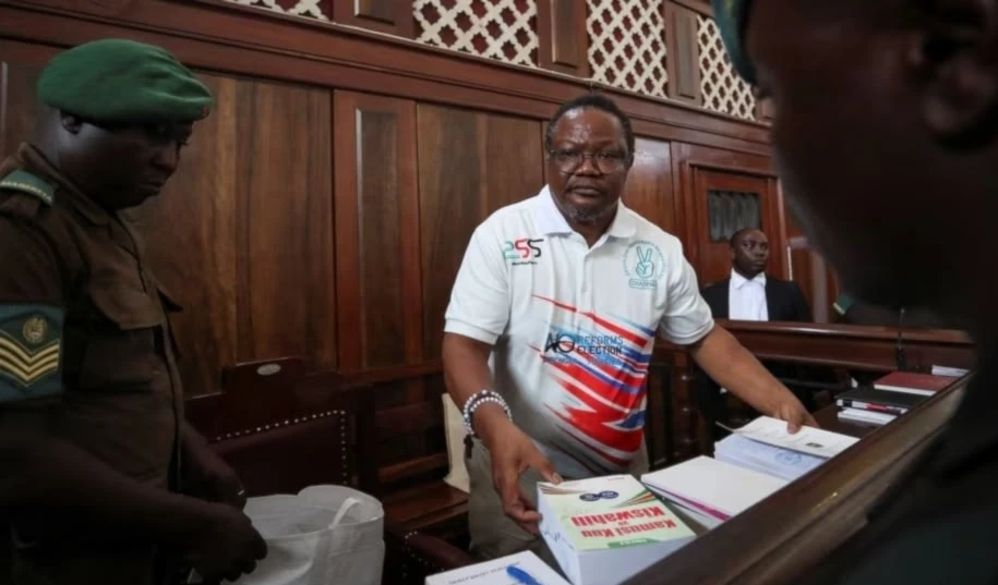 Tanzania inicia el juicio por traición contra el líder opositor Tundu Lissu.