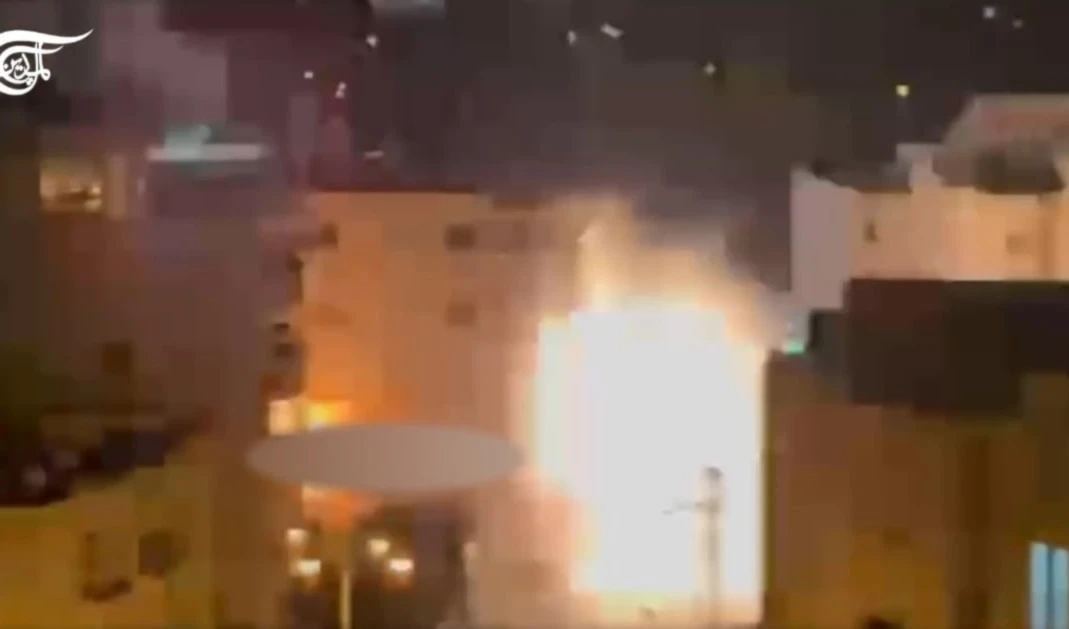 "Israel" hace explotar casa de un prisionero en Hebrón, Cisjordania "Israel" hace explotar casa de un prisionero en Hebrón, Cisjordania