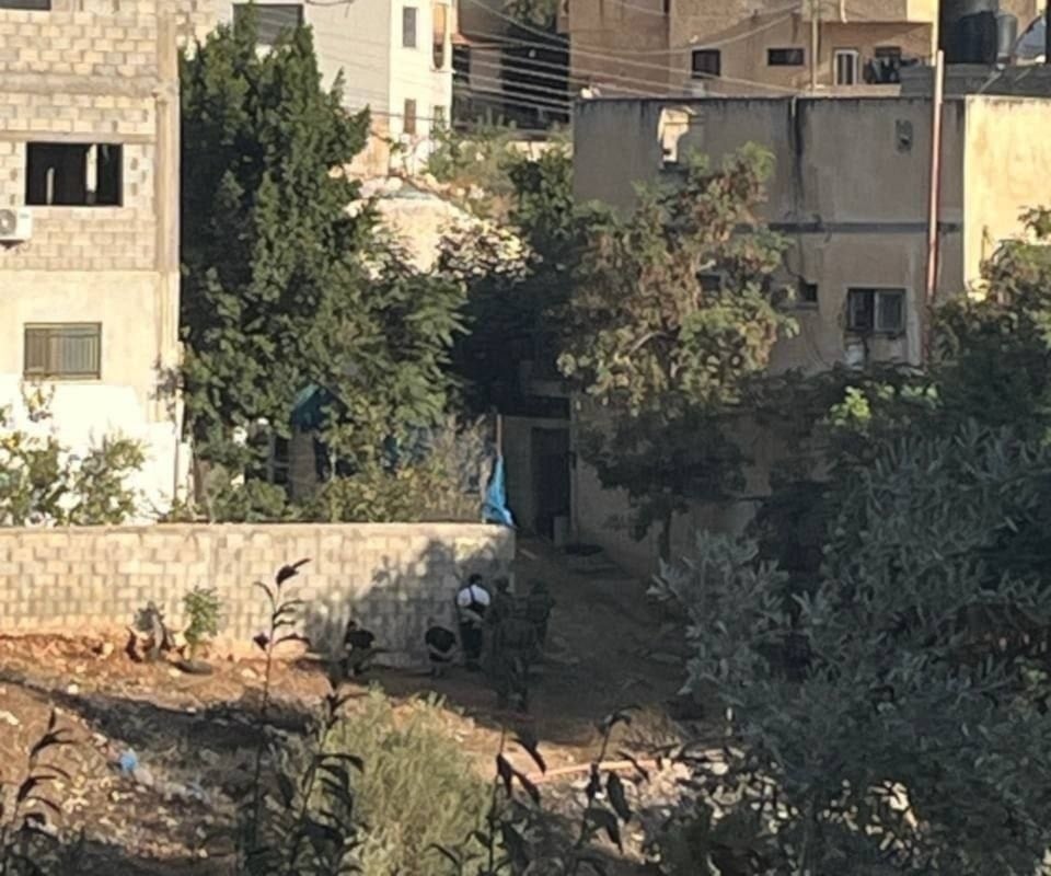 Las fuerzas israelíes arrestaron a varios palestinos en ciudades de Cisjordania. 