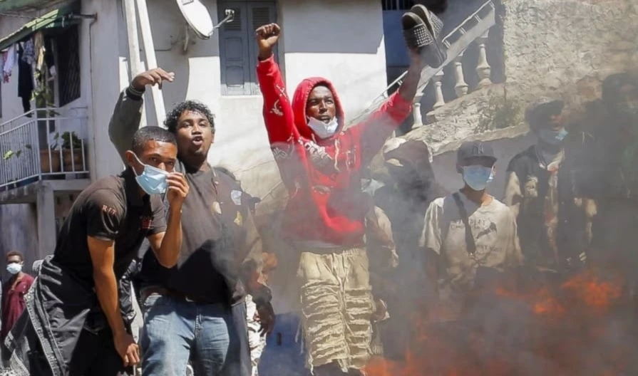 Presidente de Madagascar anuncia diálogo nacional tras protestas