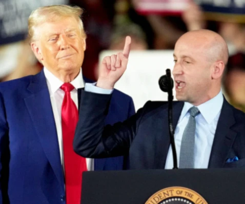 Trump da dos pasos decisivos en su escalada militar contra Venezuela Trump da dos pasos decisivos en su escalada militar contra Venezuela