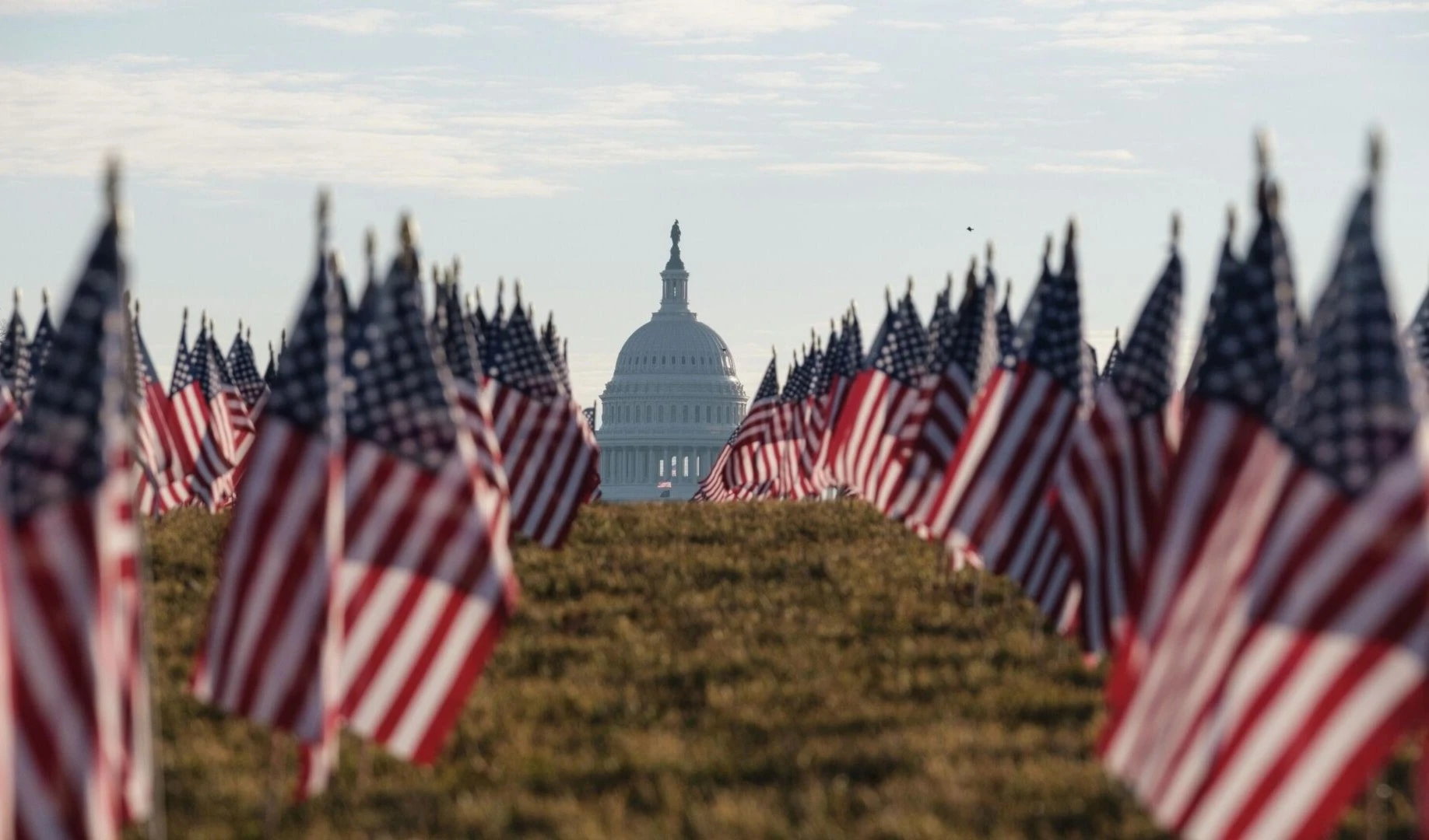 Senadores de EEUU alcanzan un primer acuerdo para reabrir el gobierno