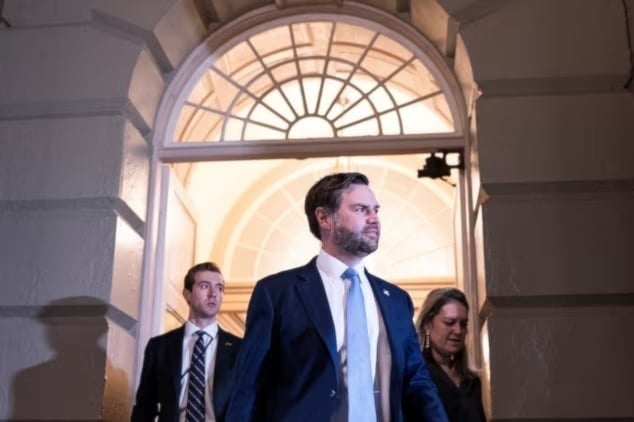 Vance tenía previsto visitar Kenia, uno de los aliados más cercanos de Washington en África, después de asistir a la cumbre del G20 .