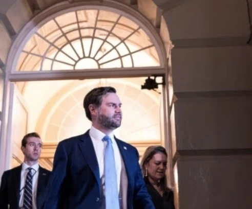 Vance tenía previsto visitar Kenia, uno de los aliados más cercanos de Washington en África, después de asistir a la cumbre del G20 .