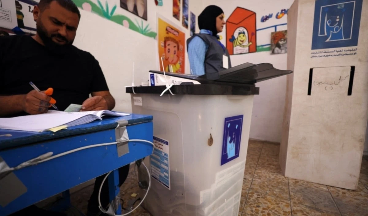 El primer ministro Mohammed Shia al-Sudani elogió el proceso electoral e indicó que la votación representó un paso adelante hacia la estabilidad.