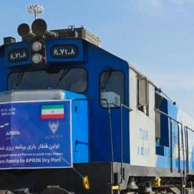 Primer tren de Rusia llega a Irán por el corredor Norte-Sur oriental