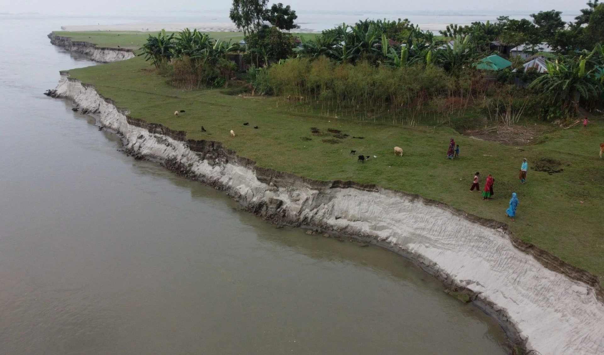 Río Brahmaputra desaparece cada día por la erosión fluvial
