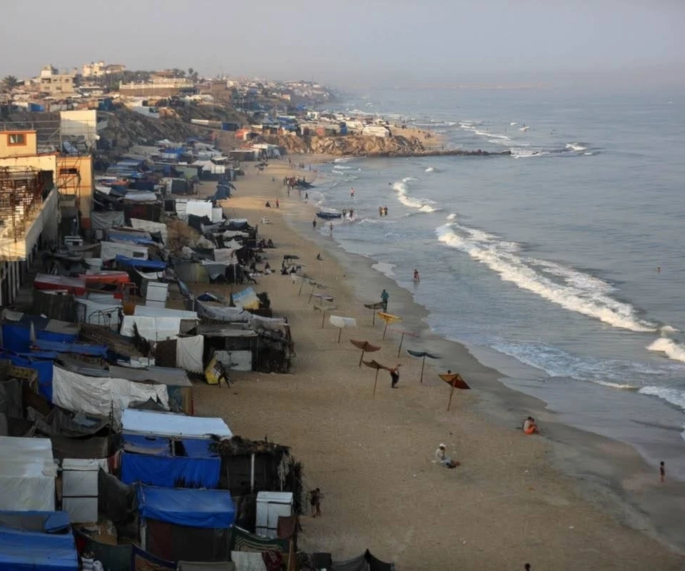 Zona donde la gente vive en tiendas de campaña temporales en Khan Yunis (Foto: Anadolu)