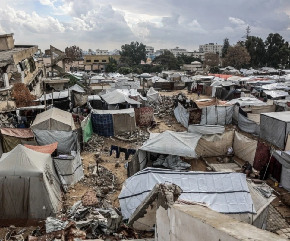 El desastre climático suma a los bombardeos continuos, el bloqueo total y la escasez extrema de alimentos y agua.