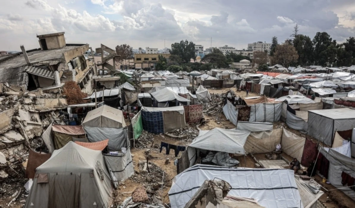 El desastre climático suma a los bombardeos continuos, el bloqueo total y la escasez extrema de alimentos y agua.