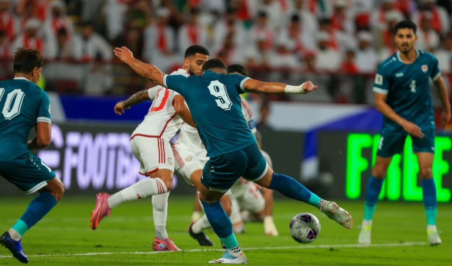 Emiratos Árabes Unidos e Irak empatan en repesca asiática de fútbol.