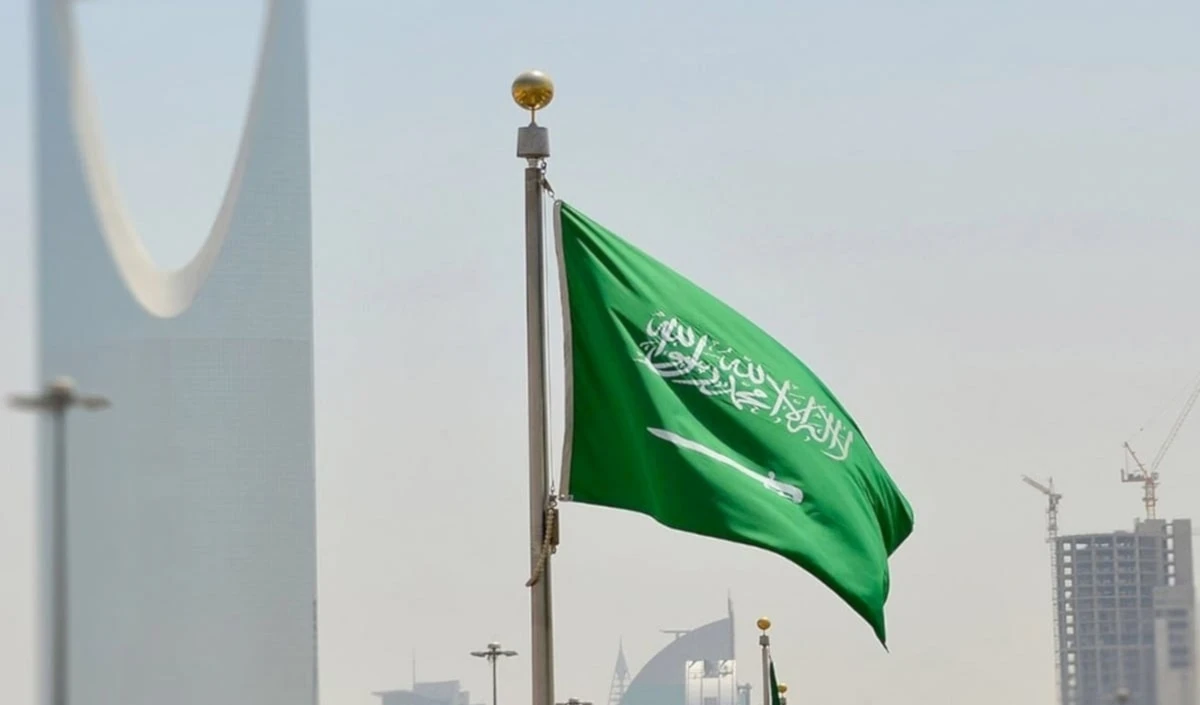 Arabia Saudita reduce beneficios para expatriados en medio de ajustes económicos