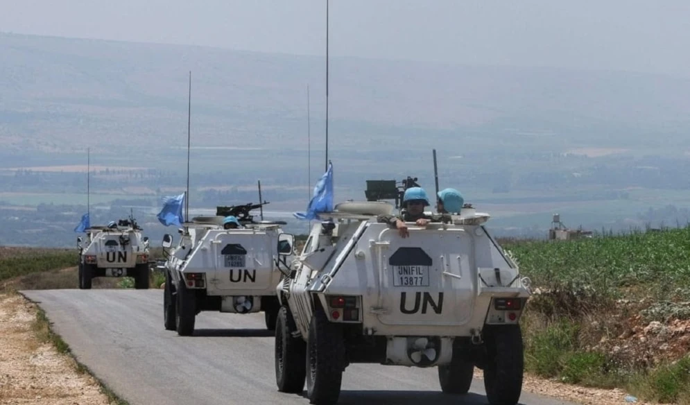 Un tanque Merkava israelí disparó contra sus fuerzas en las cercanías de una posición establecida por la ocupación dentro del Líbano.