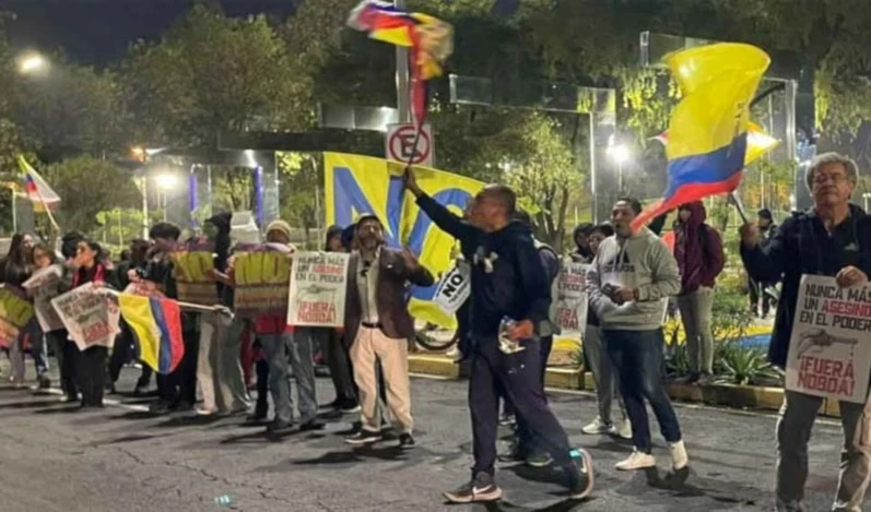 Ecuador celebra victoria de la ciudadanía en consulta popular.