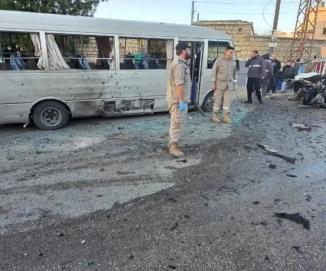 El dron israelí impactó en varios vehículos, incluido el autobús escolar y provocó heridas a varios alumnos y al conductor.