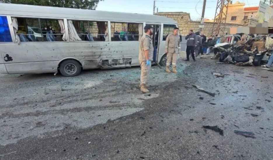 El dron israelí impactó en varios vehículos, incluido el autobús escolar y provocó heridas a varios alumnos y al conductor.