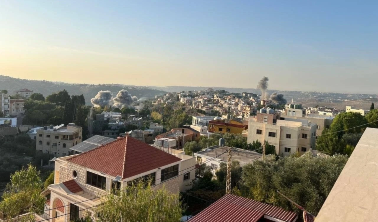 Las agresiones israelíes se repiten casi a diario en las regiones fronterizas, extendiéndose desde Tiro y Bint Jbeil hasta el valle de la Bekaa y el suburbio sur de Beirut.