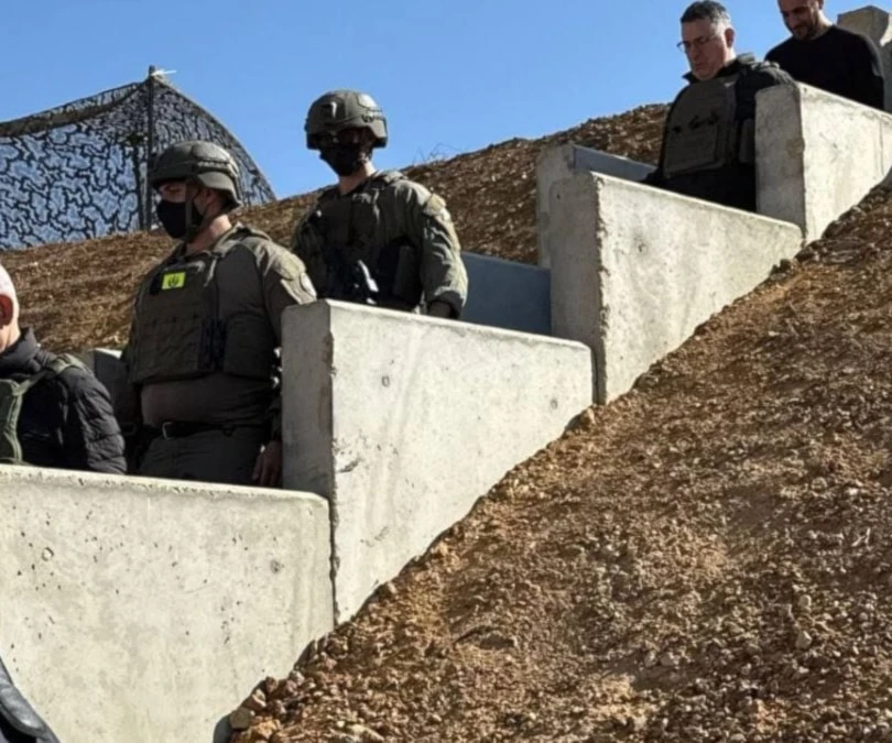 Primer ministro israelí y funcionarios de la ocupación visitan el sur de Siria (Foto: Redes sociales)