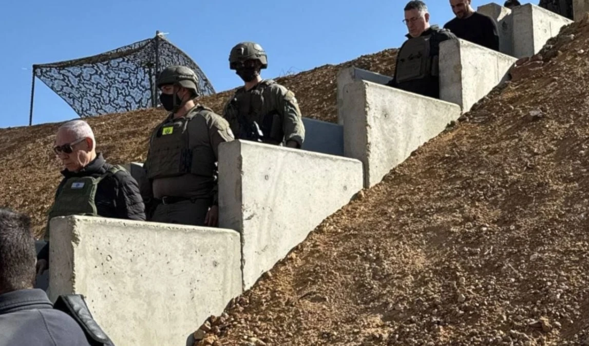 Primer ministro israelí y funcionarios de la ocupación visitan el sur de Siria (Foto: Redes sociales)