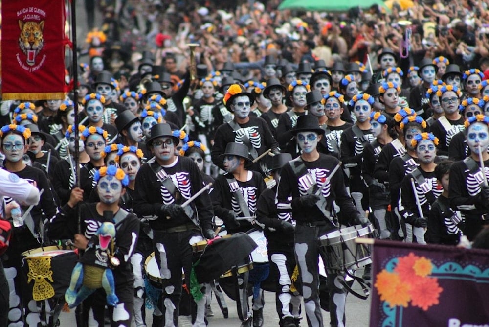 Día de los Muertos inunda de color y memoria a México (fotos)