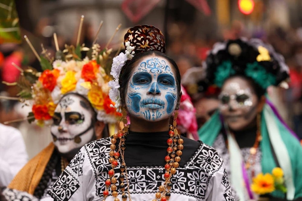 Día de los Muertos inunda de color y memoria a México (fotos)
