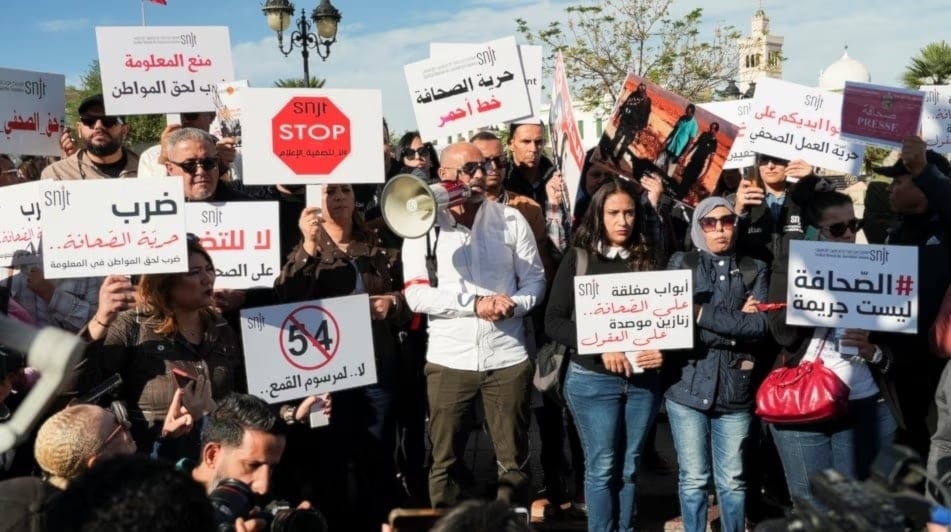 Desde la disolución del Parlamento en 2021, el país vive un retroceso sostenido en libertades civiles.