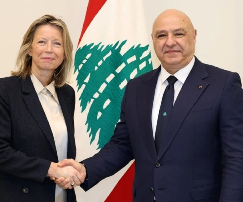 Encuentro de Aoun con la Representante Especial de la Unión Europea para los Derechos Humanos, Kajsa Ollongren.