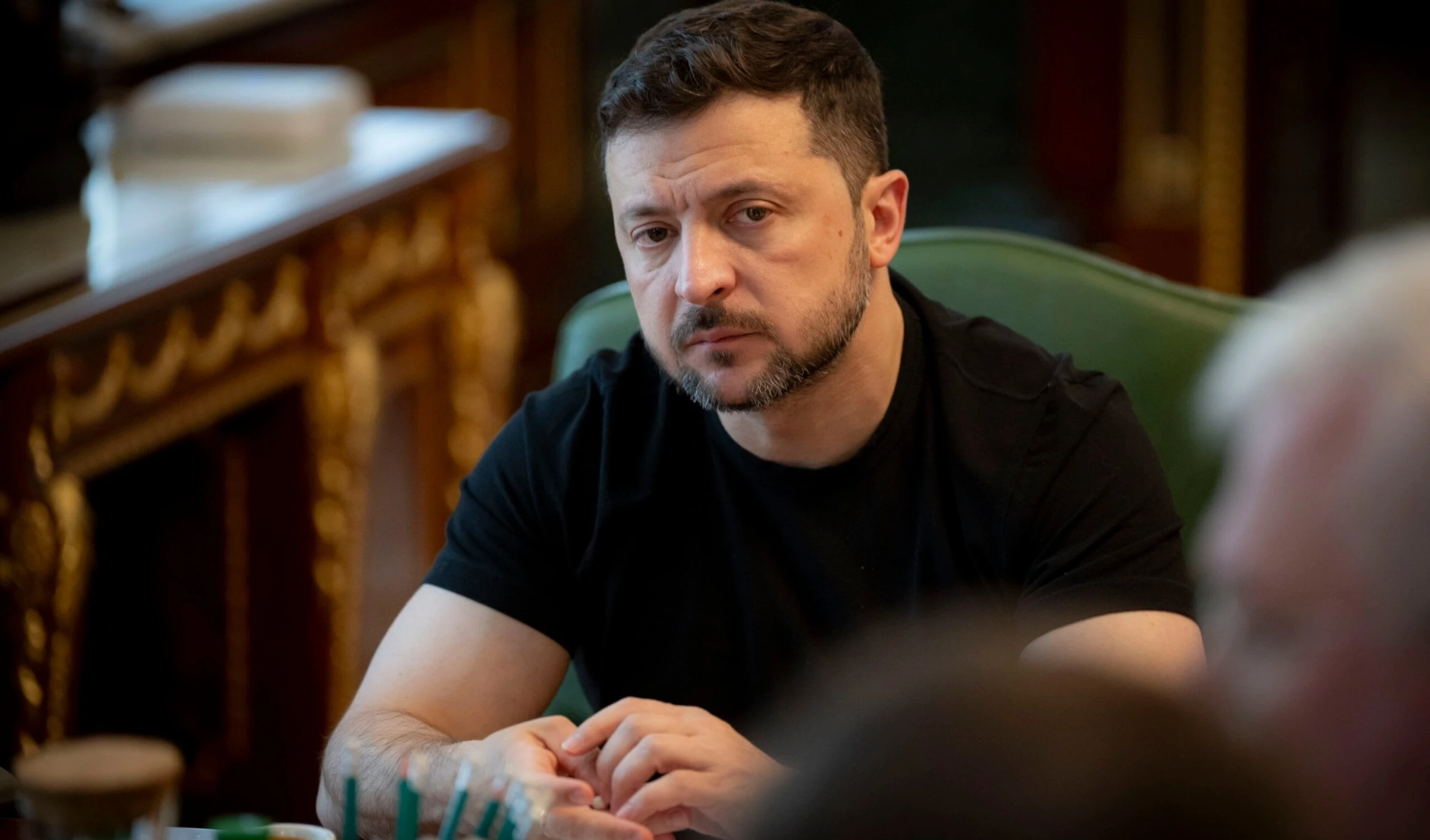Zelensky no admite la pérdida de territorios y prohíbe la retirada