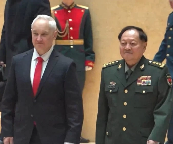 El ministro de Defensa ruso, Andrei Belousov, se reunió en Moscú con el vicepresidente de la Comisión Militar Central de China, el general Zhang Youxia. (Foto: Sputnik)