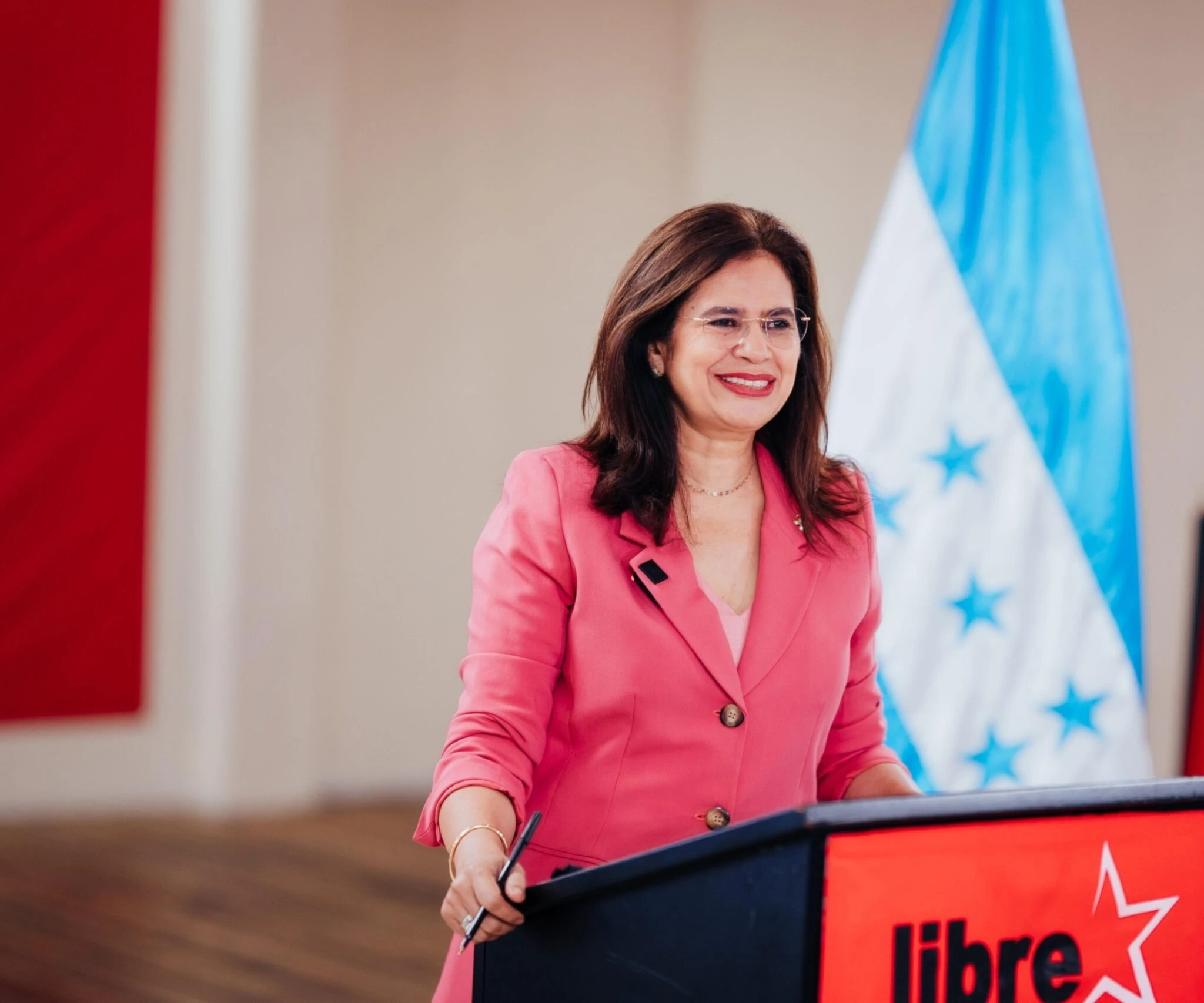 Rixi Moncada es la candidata del oficialismo a las próximas elecciones presidenciales del venidero 30 de noviembre.