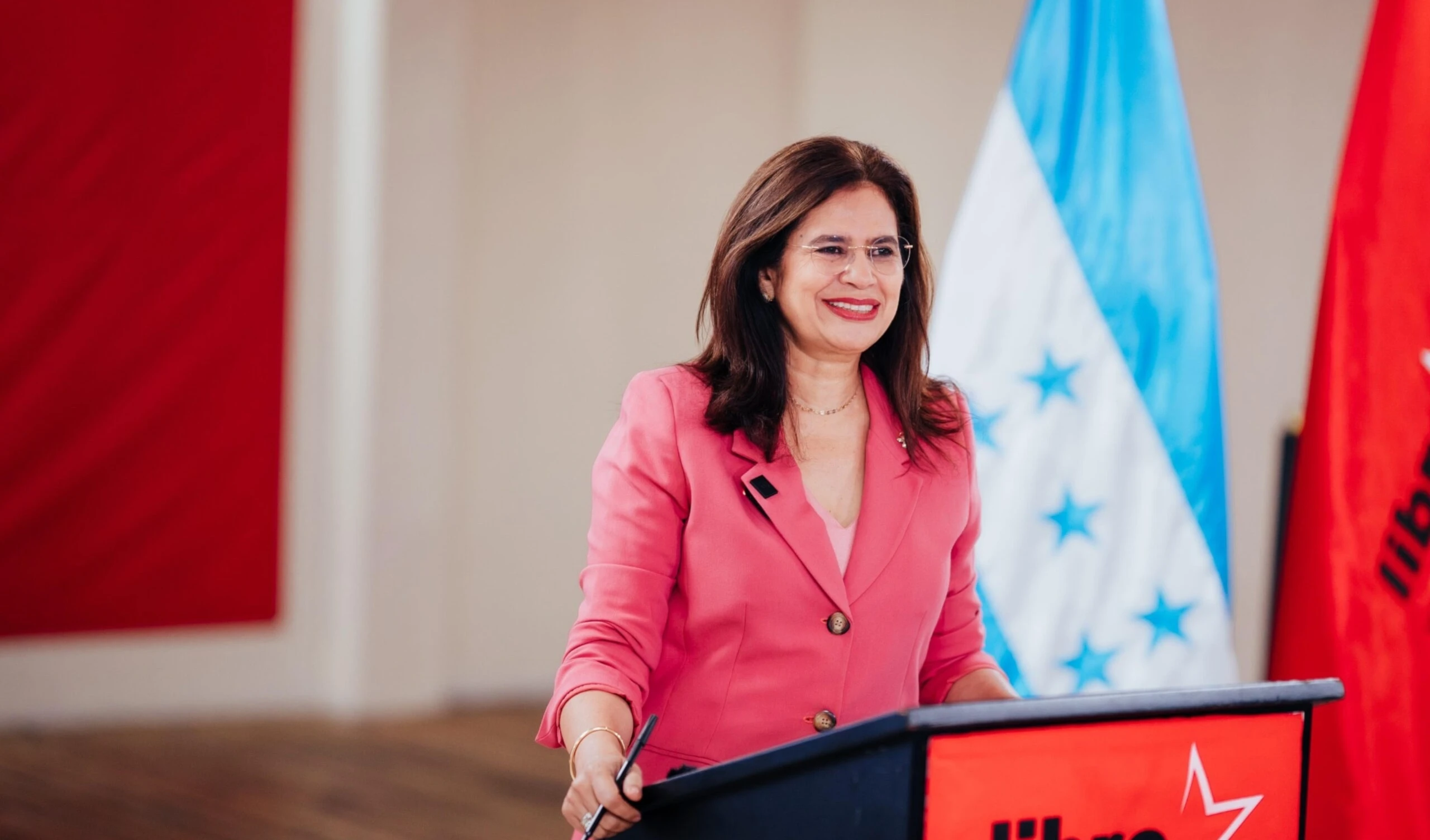 Rixi Moncada es la candidata del oficialismo a las próximas elecciones presidenciales del venidero 30 de noviembre.