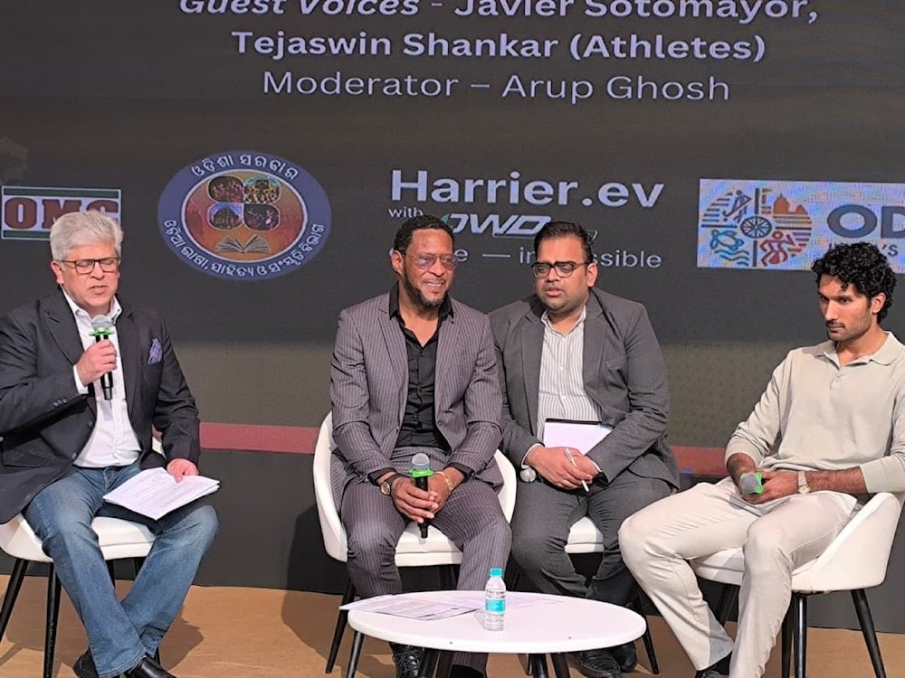 Cubano recordista mundial invitado especial en festival deportivo de India.