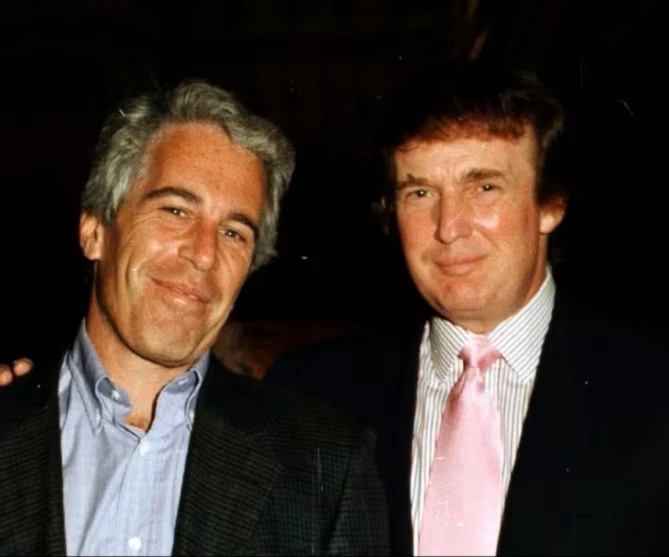 El fantasma de Jeffrey Epstein no deja dormir a Donald Trump