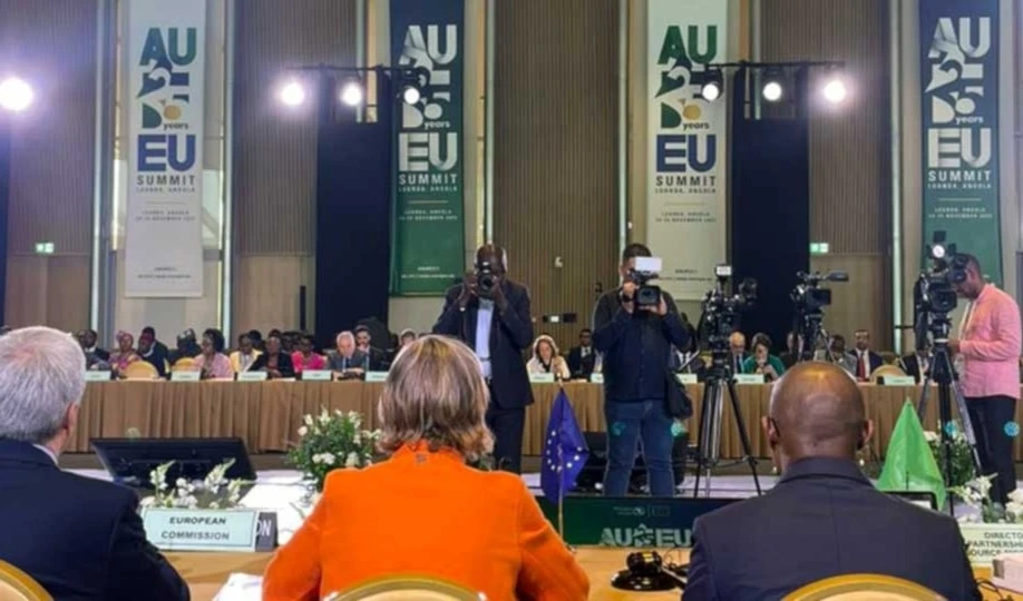 Representantes de la Unión Europea y la Unión Africana inauguraron una cumbre de dos días en la capital angoleña, Luanda, el 24 de noviembre de 2025. (Foto: China Global South Project)