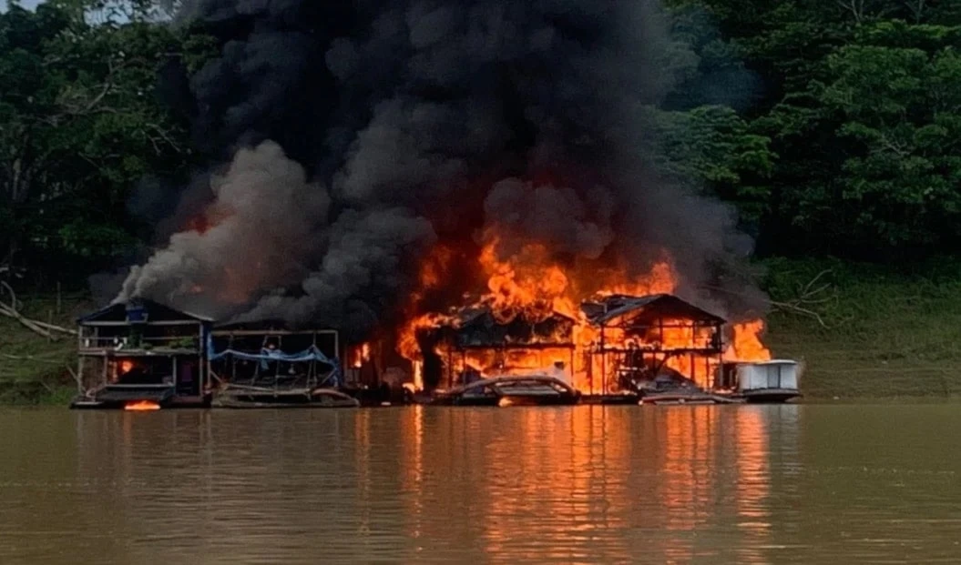Minería en Brasil: destruyen dragas ilegales en el río Madeira