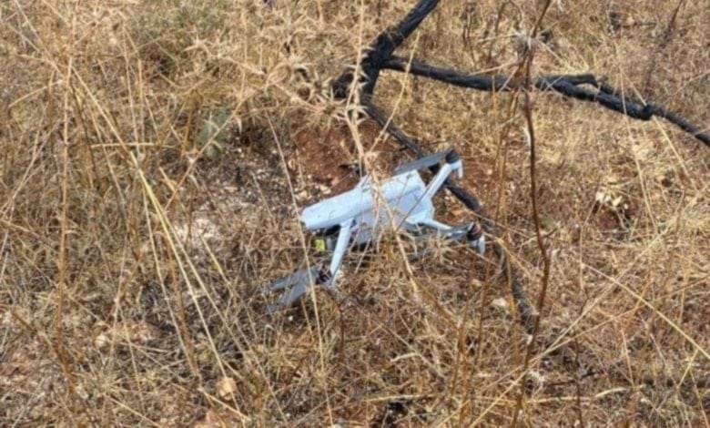 El dron israelí que se estrelló en la localidad de Kfarkela.