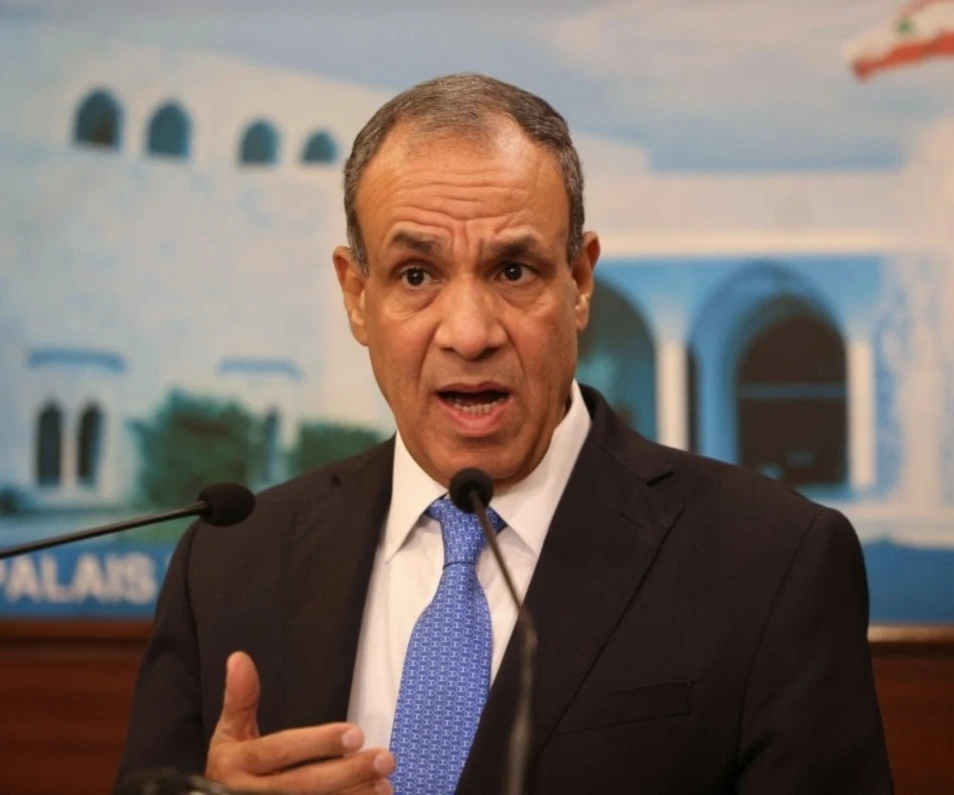 El ministro expresó su apoyo al presidente Aoun y a la iniciativa del ejército libanés para asumir el control de los puntos ocupados en el sur del país.