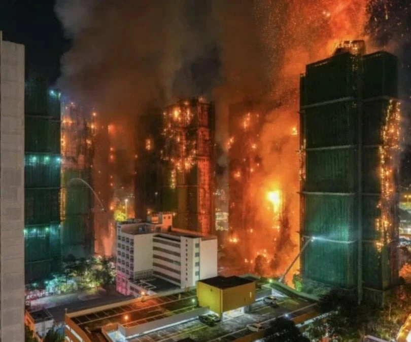 Incendio en Hong Kong: 83 muertos y 250 desaparecidos