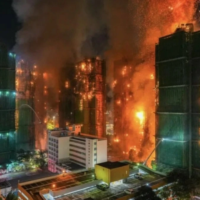 Incendio en Hong Kong: 83 muertos y 250 desaparecidos