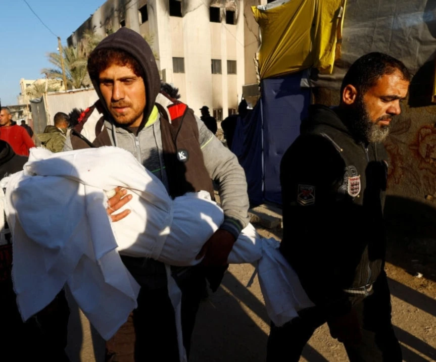 Numerosas víctimas permanecen bajo los escombros o en las calles, donde las ambulancias y los equipos de defensa civil no pueden llegar.