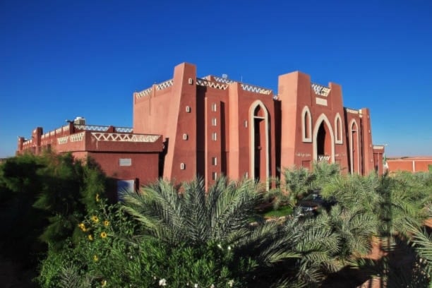 Castillos de arena y oasis en el norte de África