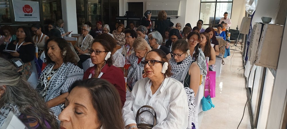Delegadas de 27 países celebran juntas en La Habana el aniversario 80 de la Federación Democrática Internacional de Mujeres.
