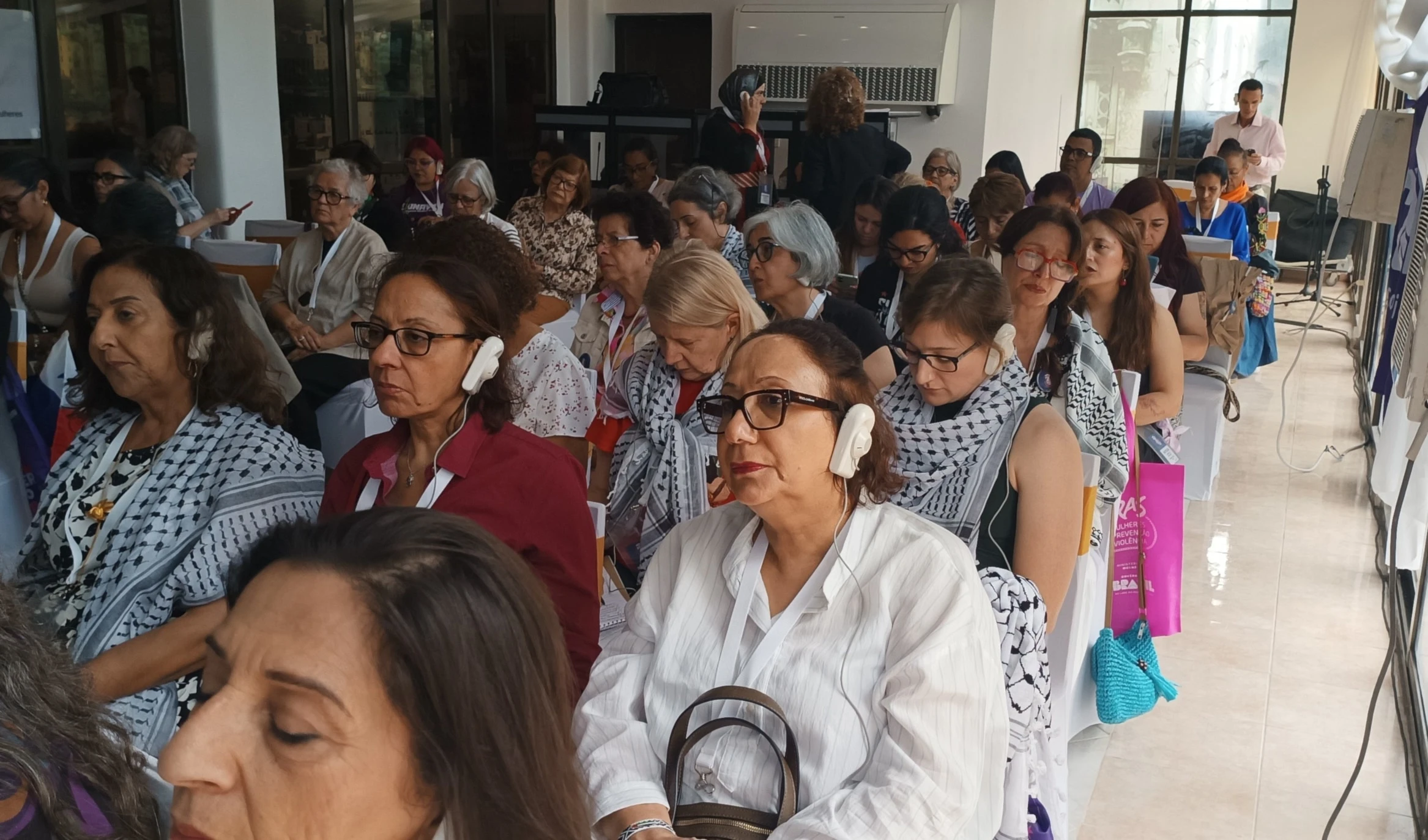 Delegadas de 27 países celebran juntas en La Habana el aniversario 80 de la Federación Democrática Internacional de Mujeres.