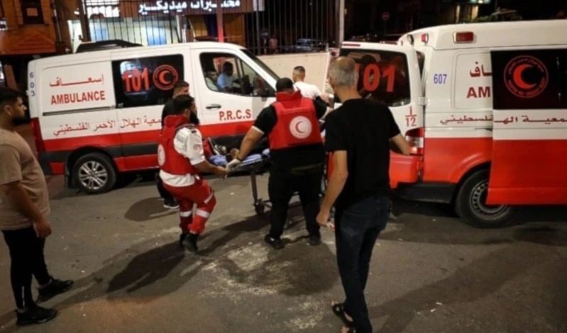 La Media Luna Roja Palestina trasladó a los palestinos asesinados por las fuerzas de ocupación israelíes. (Foto: Agencias)