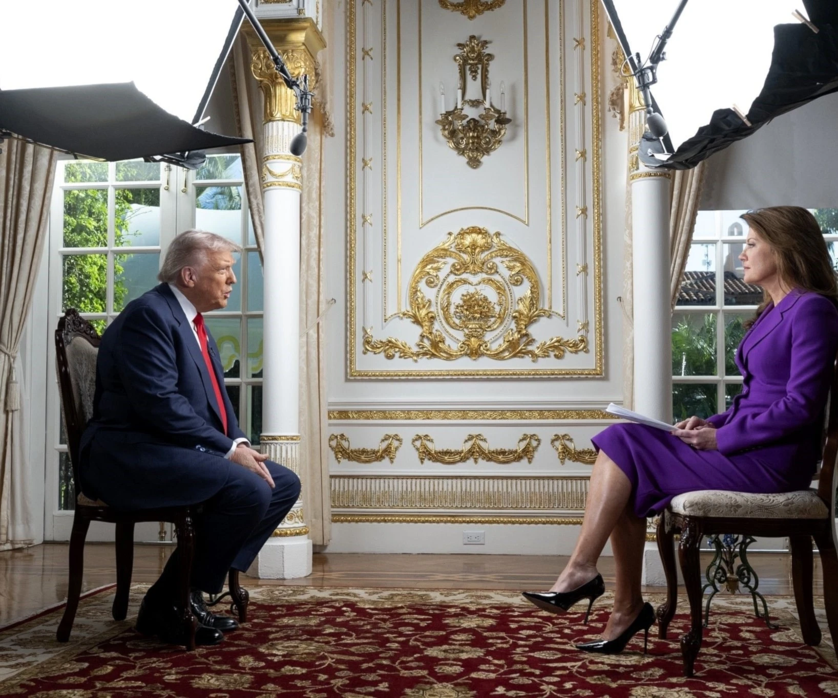 La presentadora de CBS News, Nora O'Donnell, entrevista al presidente estadounidense Donald Trump durante el programa "60 Minutes". (Foto: Redes Sociales)