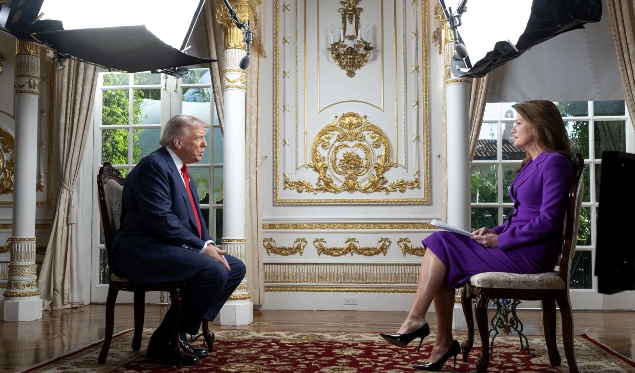 La presentadora de CBS News, Nora O'Donnell, entrevista al presidente estadounidense Donald Trump durante el programa "60 Minutes". (Foto: Redes Sociales)
