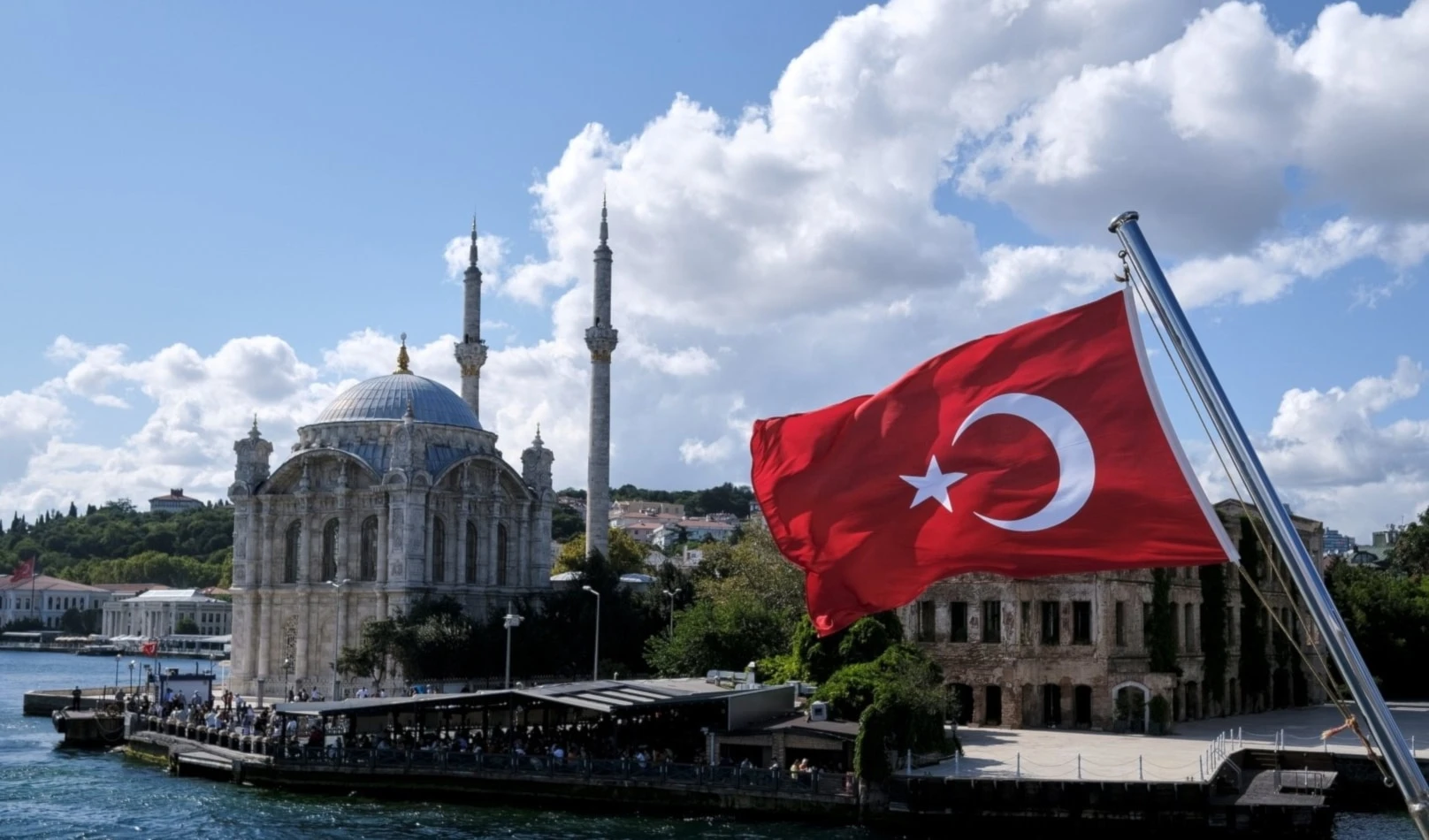 Asistieron a la cita los cancilleres de Qatar, Arabia Saudita, Emiratos Árabes Unidos, Jordania, Pakistán e Indonesia.